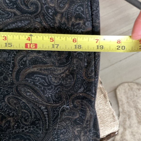 Casual pull on pants in small paisley pattern in neutral tones - Picture 6 of 6